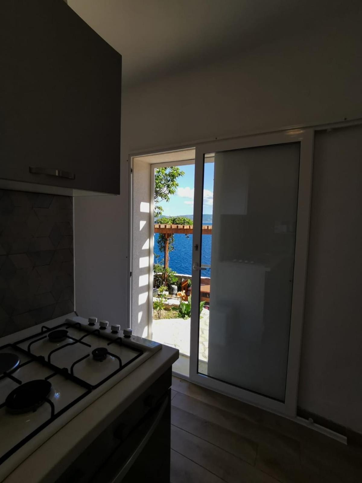 Apartments By The Sea Mimice, Omis - 14230 Rum bild